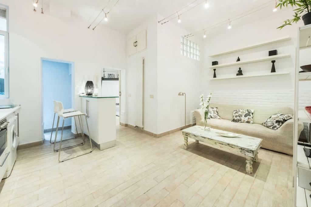 Apartament Stylish Loft At Chueca'S Heart Madryt Zewnętrze zdjęcie