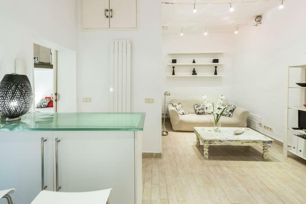 Apartament Stylish Loft At Chueca'S Heart Madryt Zewnętrze zdjęcie